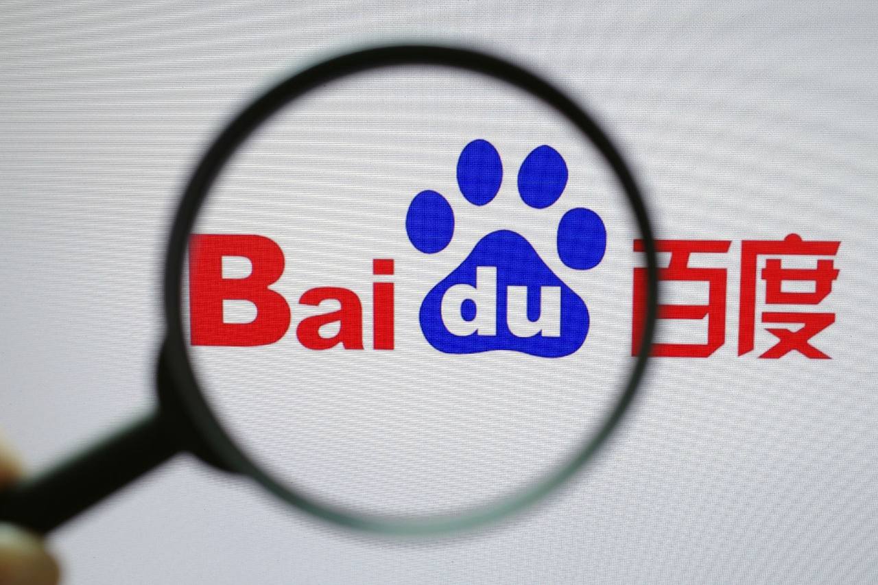 唐艺昕和女儿亲子装出游